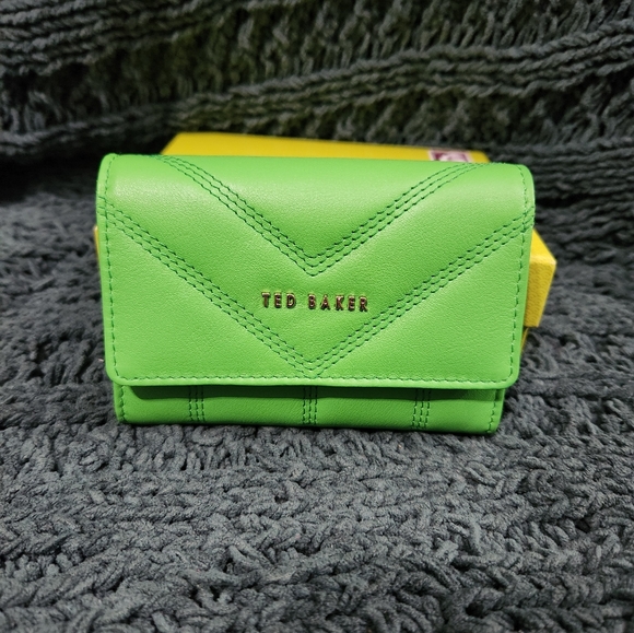 Ted Baker Green Quilted Puffer Small Matinee Wallet NWT - Picture 1 of 8